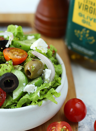 CLASSIC GREEK SALAD